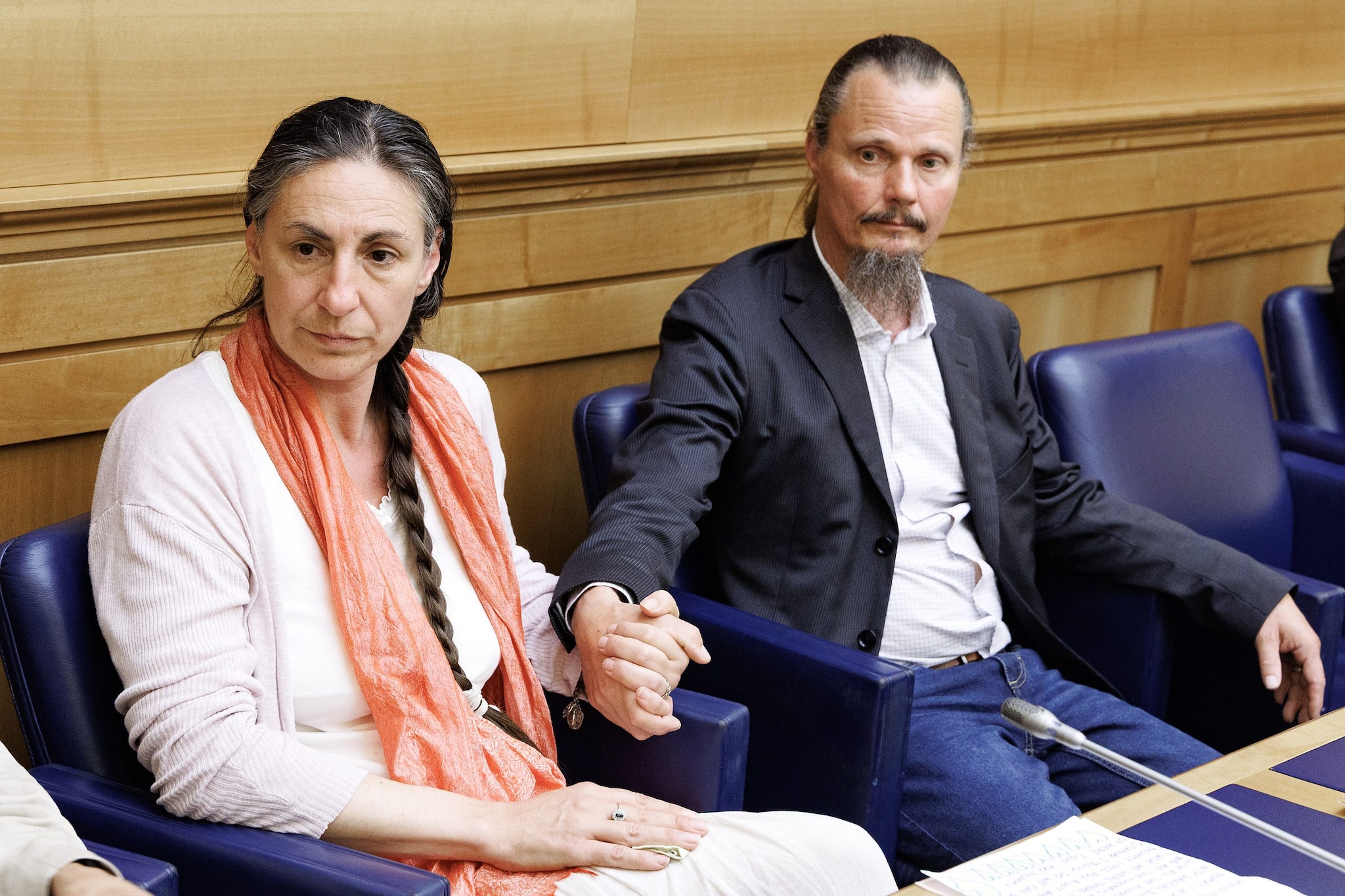 Famiglia nel bosco, la perizia della psichiatra conferma: “Incapacità genitoriale” per Nathan e Catherine