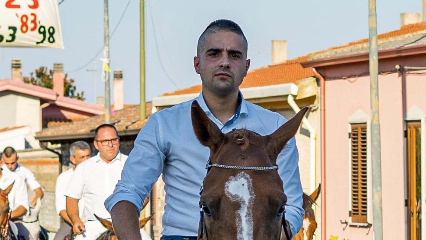 Nuoro, tragedia alla processione del santo: disarcionato dal cavallo, muore a 25 anni