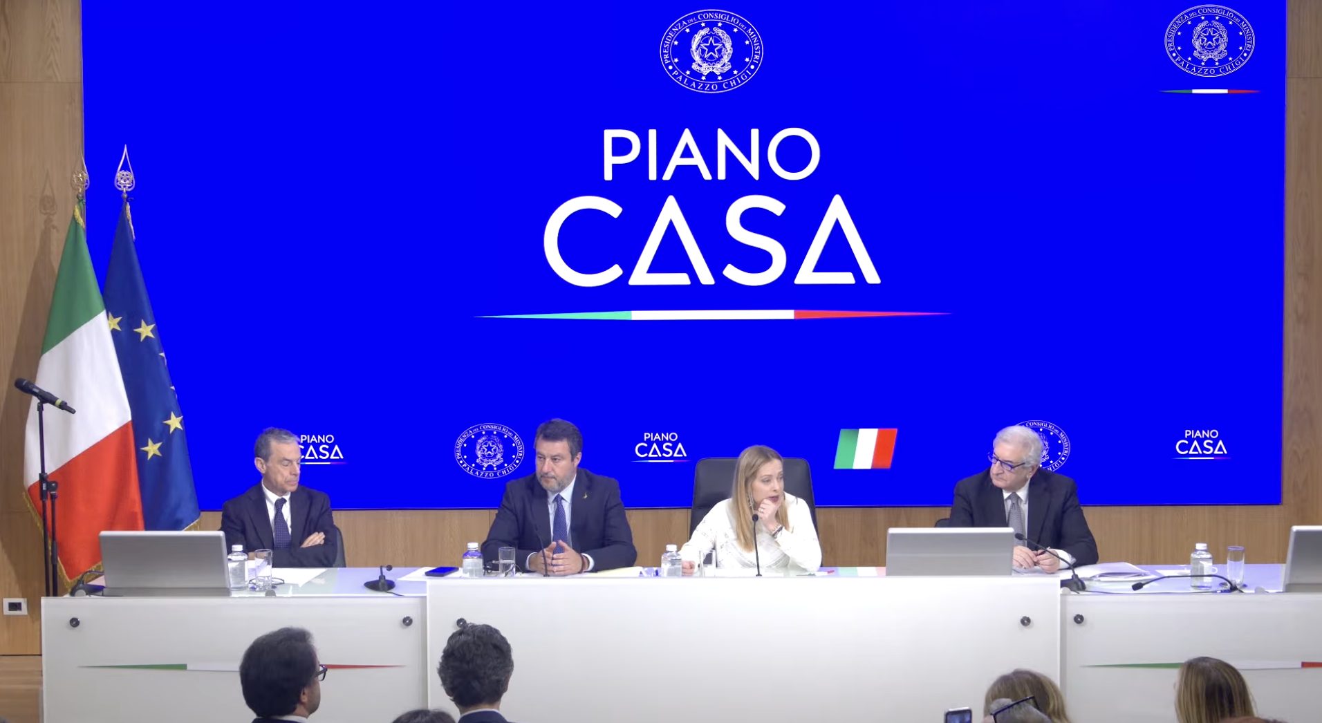 Il nuovo Piano Casa del governo Meloni: 60mila alloggi in un anno, sconti sui notai e lotta agli sgomberi