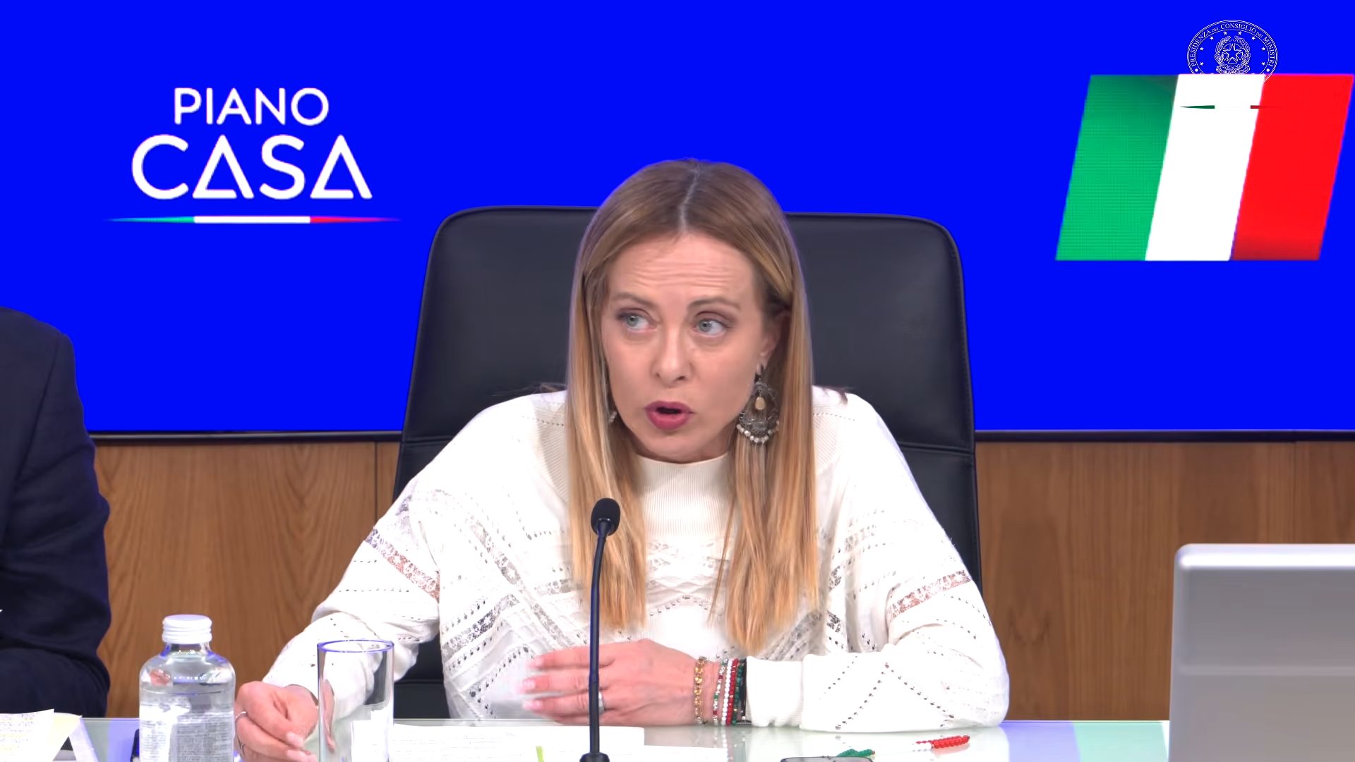 Governo Meloni, via libera in Cdm a Piano Casa e taglio accise. Senato approva risoluzione su Dfp: news in diretta