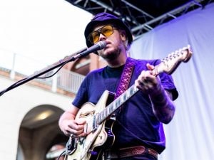 È morto Taylor Kirk a 44 anni: è stato cantante e fondatore dei Timber Timbre