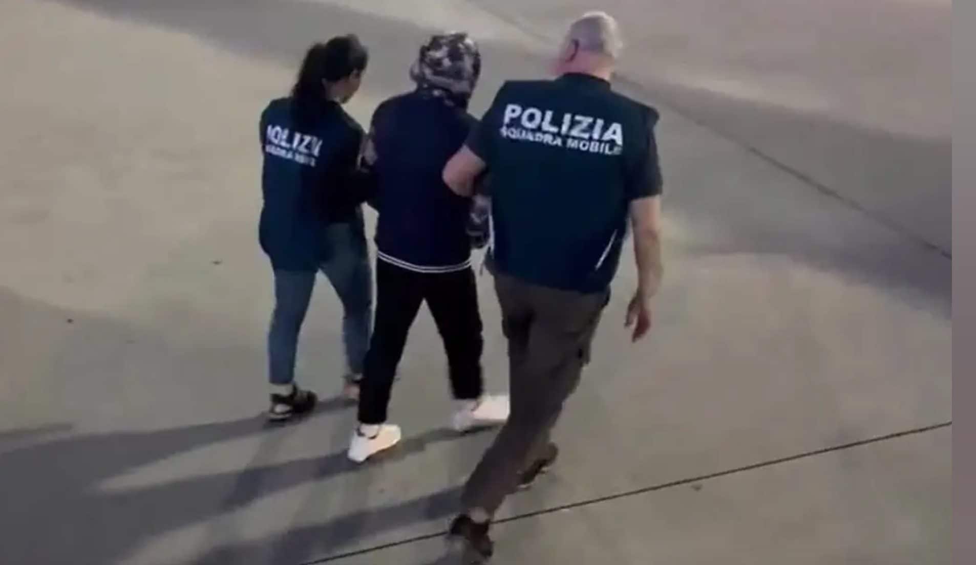 Induce bimba di 4 anni a denudarsi durante videochiamata: arrestato 37enne a Reggio Emilia