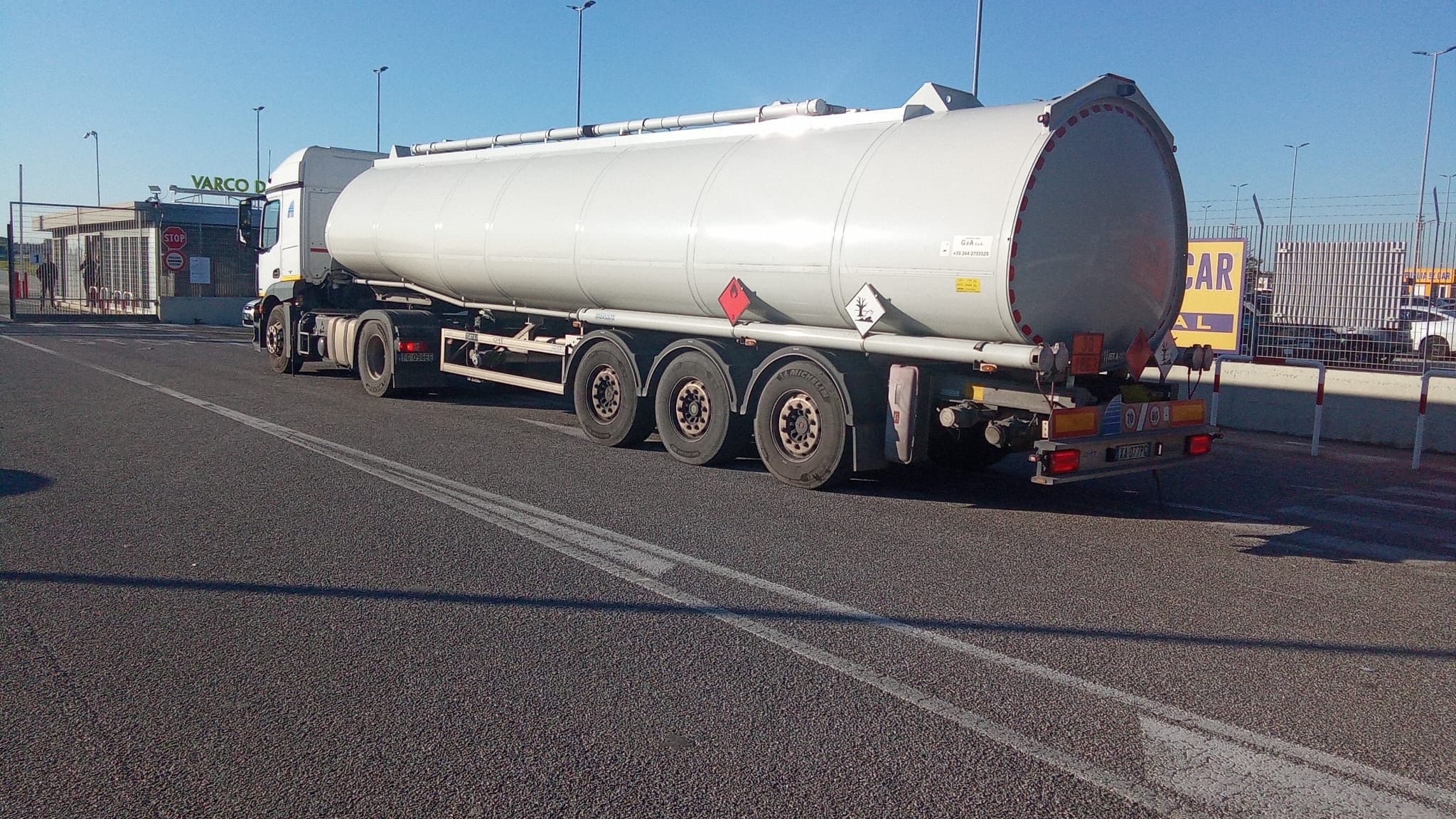Crisi carburante, Aeroporti di Puglia: "Nessuna emergenza a Brindisi, ma non c’è certezza per il futuro dei voli"
