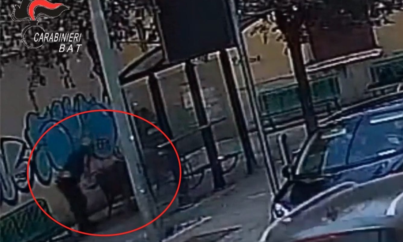 Jacopo Musti ucciso a calci e pugni in strada a Barletta, fermato 47enne: il video che ha incastrato l’indagato