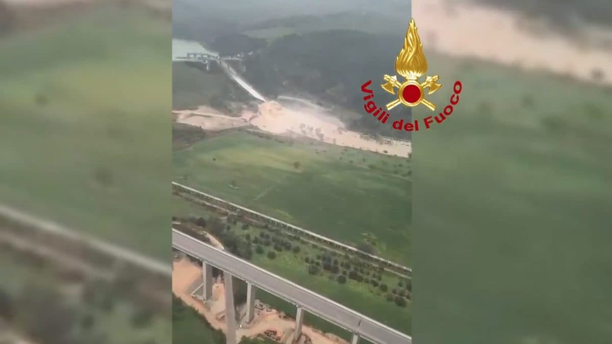 I vigili del fuoco in volo su Pescara