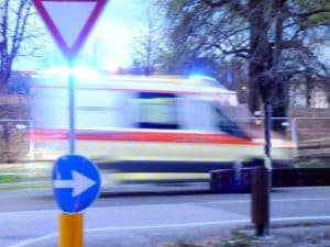 Bimba di 2 anni muore dopo essere stata investita da un’auto in retromarcia, la tragedia nel Tarantino