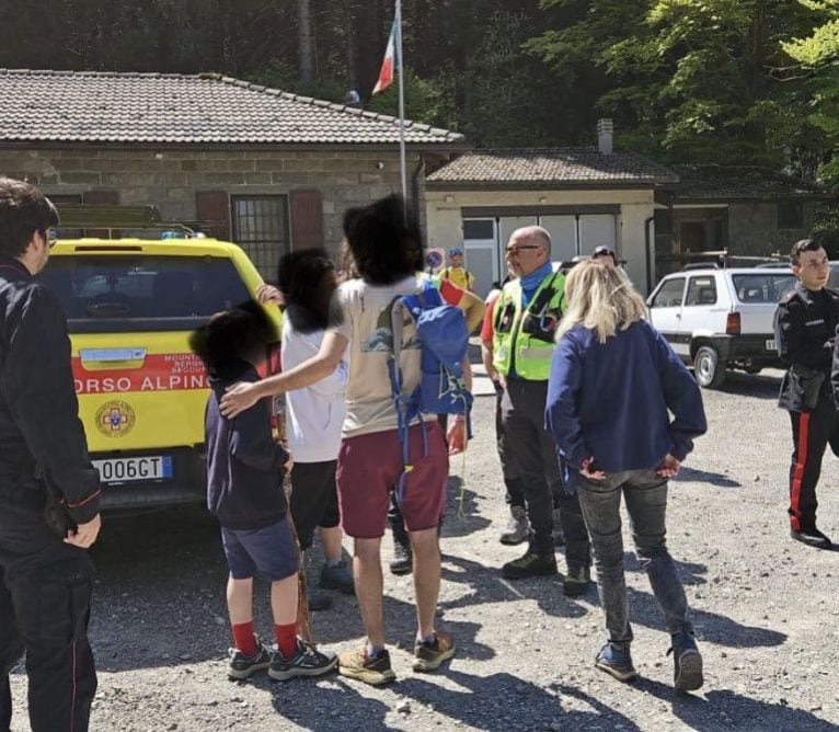 Bimbo di 9 anni si allontana dalla famiglia sull'Appennino parmense, ritrovato illeso ore dopo dal Soccorso Alpino