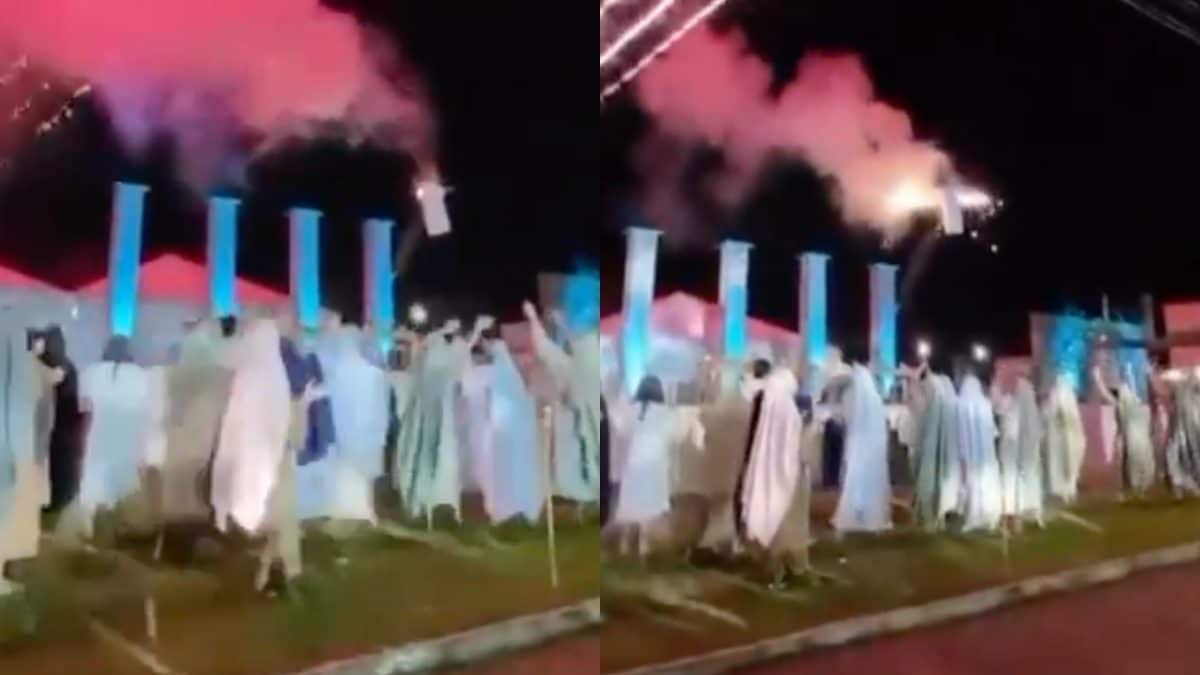 Le immagini riprese dal pubblico della manifestazione religiosa.