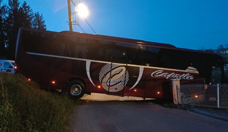 Lourdes, autista di un bus di pellegrini italiani muore schiacciato dal suo mezzo durante una riparazione
