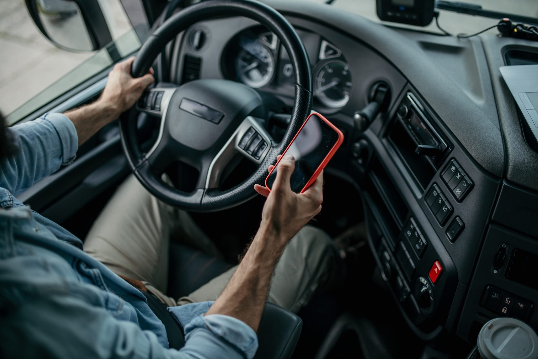 L'audio registrato sul telefono incastra il camionista dopo l'incidente stradale: "Ho ucciso qualcuno"