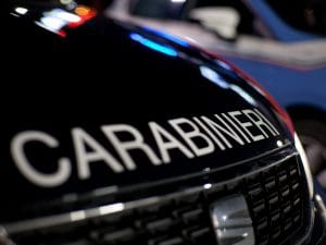 Sparatoria in un ristorante a Bisceglie: uomo ucciso a colpi di pistola tra i clienti, forse colpito per errore