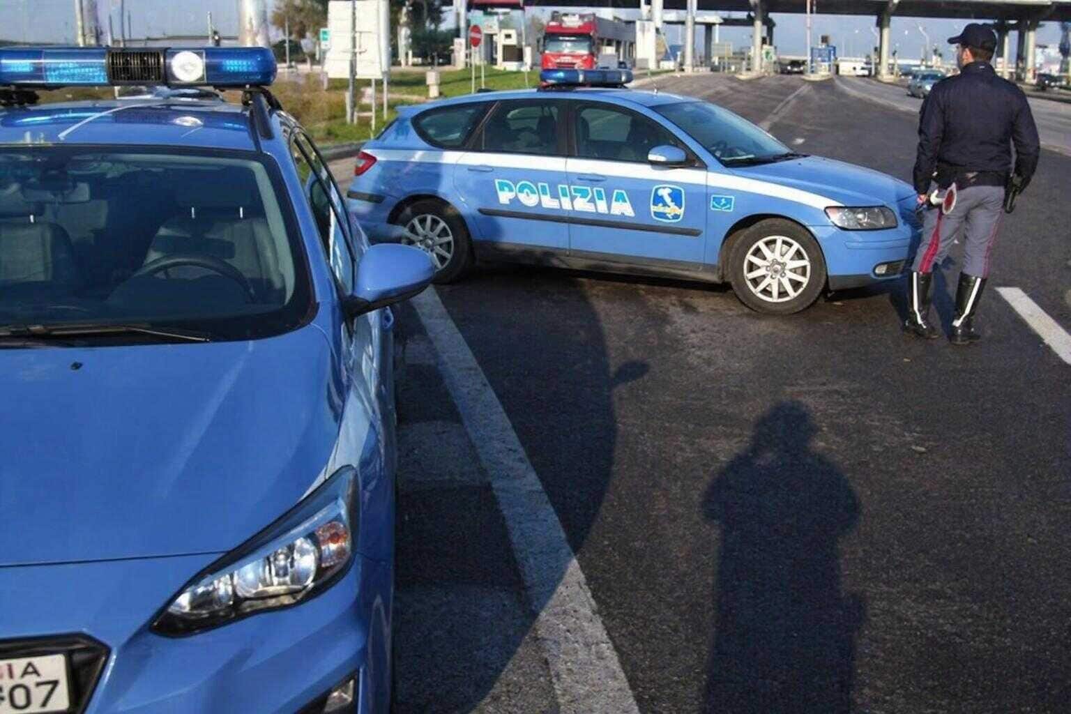 Si lancia dal camion rubato per sfuggire alla polizia: morto in Val d'Aosta, disposta autopsia