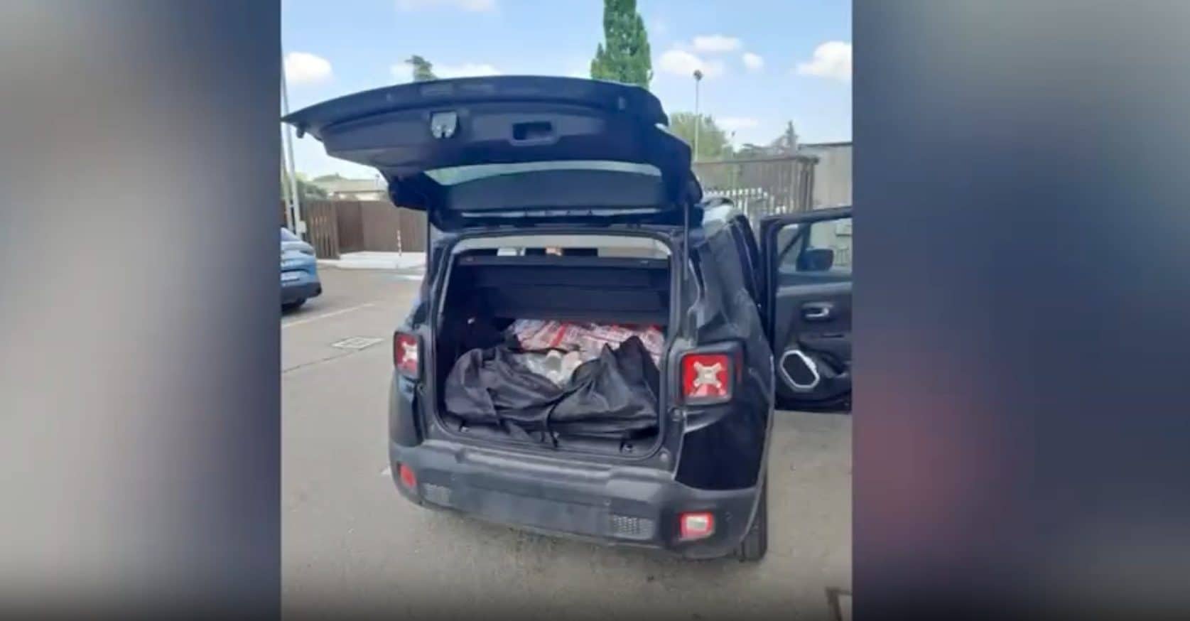 Guida pericolosamente in A14, fermato dalla polizia: era ubriaco e con 176 kg di hashish in auto