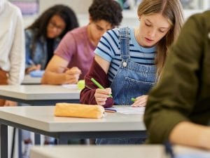 Maturità 2026, primo toto-tracce: D’Annunzio e Pirandello tra gli autori favoriti, il sondaggio di Skuola.net