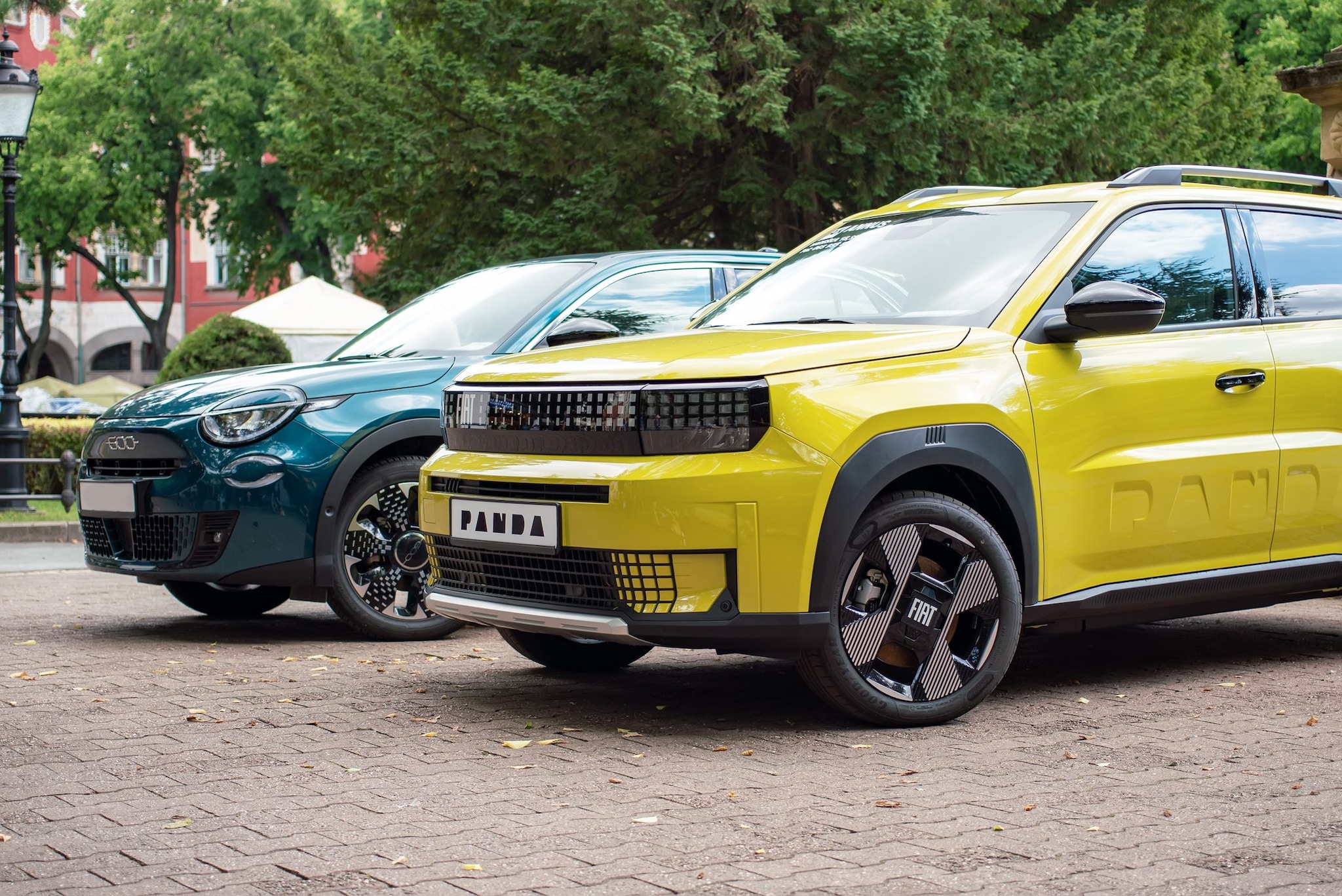 Stellantis richiama 700mila auto ibride a causa del potenziale rischio incendio: i modelli interessati