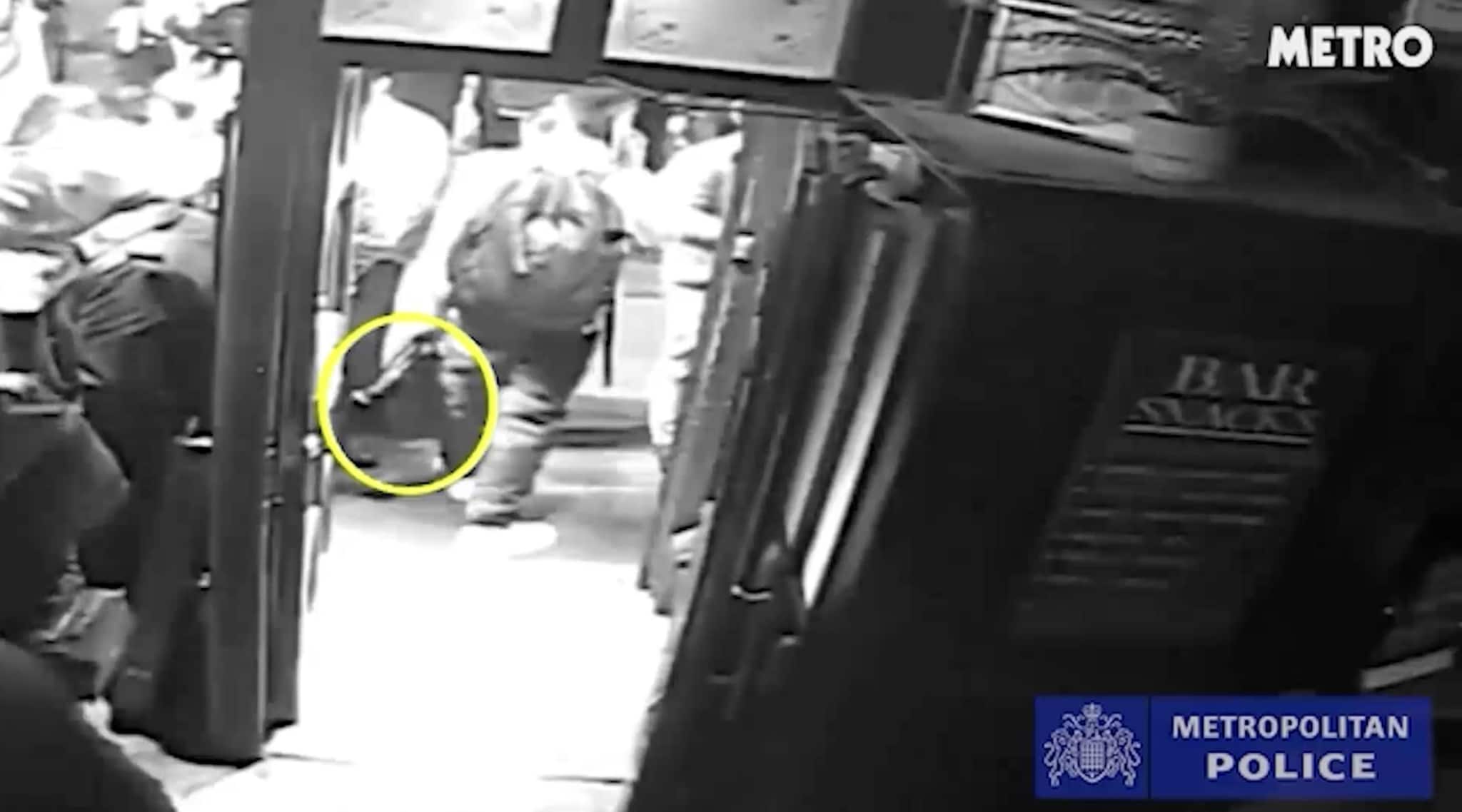 Rubò una borsa in un pub, dentro c'era un uovo Fabergé da 2 milioni: condannato a Londra, il video del furto