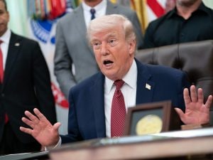 Iran, la guerra in diretta: oggi secondo round di colloqui in Pakistan. Trump: “Senza accordo ripartono le bombe”