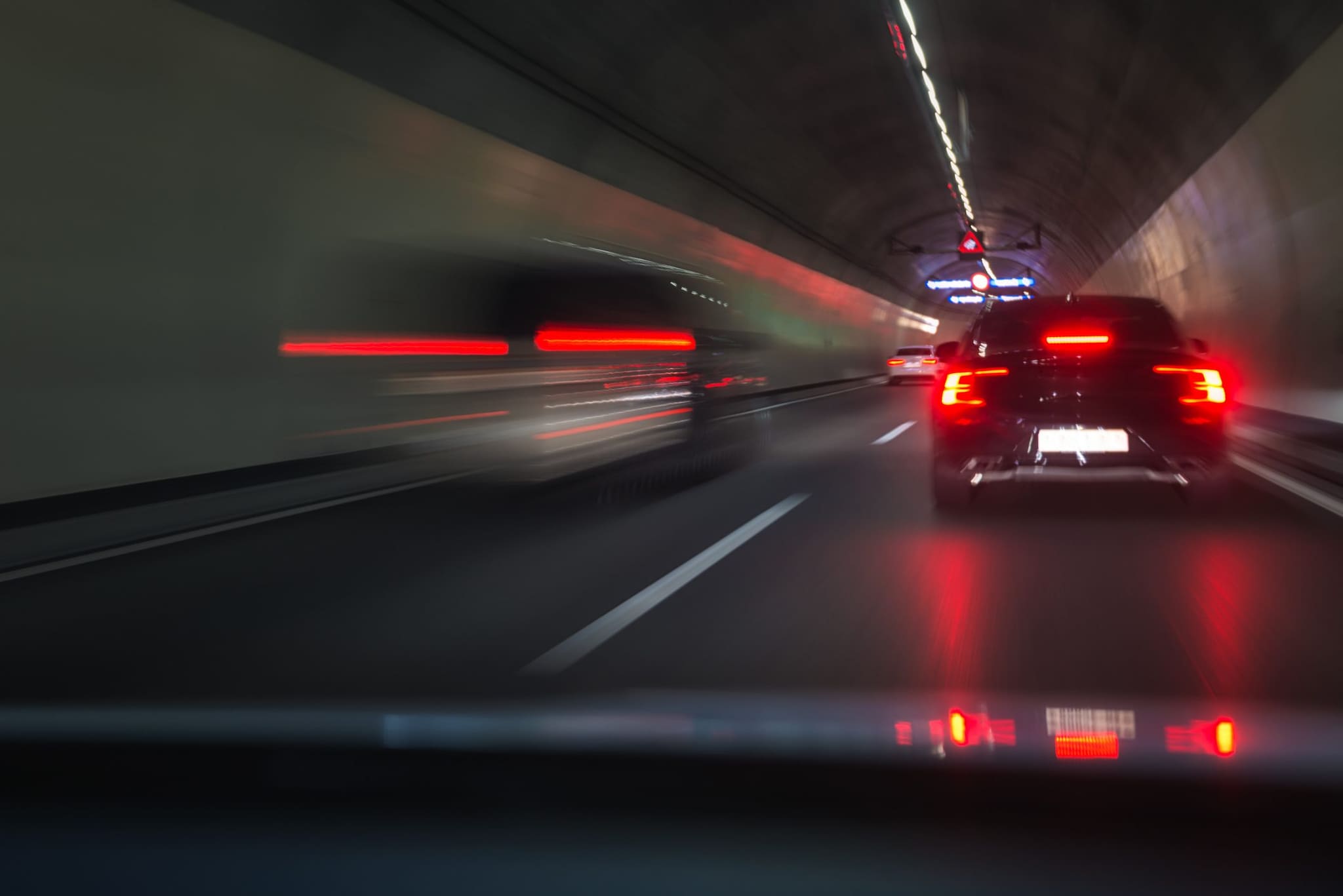 Scontro tra auto nel Cosentino, morti un 18enne e un 46enne nella galleria Fiego