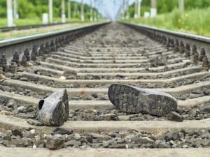 Donna investita e uccisa da treno alta Velocità sulla Linea Ancona-Pescara: ritardi di oltre 90 minuti