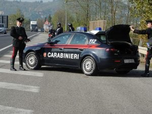 Arezzo, maxi furto d’oro: in soli sei minuti colpo da 2,5 milioni di euro all’azienda che produce gioielli