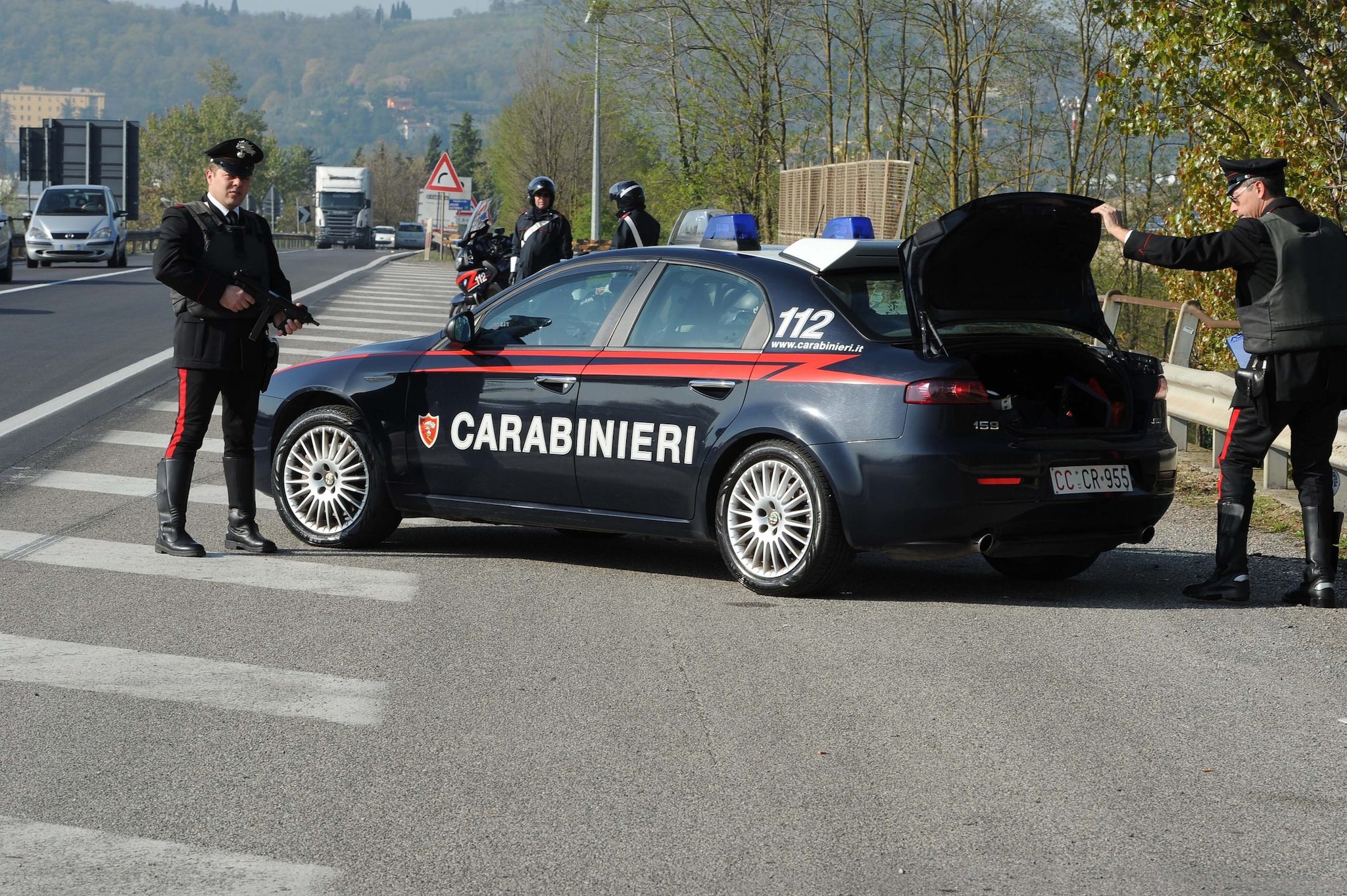 Arezzo, maxi furto d'oro: in soli sei minuti colpo da 2,5 milioni di euro all'azienda che produce gioielli