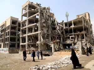 Iran, la guerra in diretta, i Pasdaran sequestrano due navi a Hormuz, Trump: “Nuovi colloqui già domani”