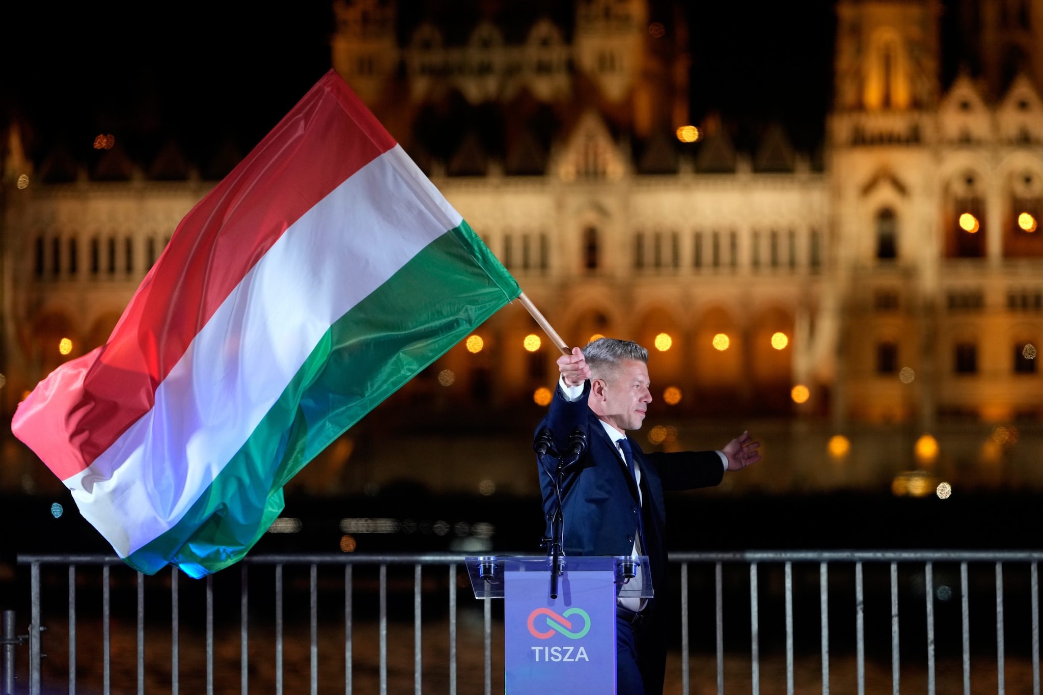 Elezioni in Ungheria 2026, vince Péter Magyar con oltre il 53% su Viktor Orbán: i risultati definitivi