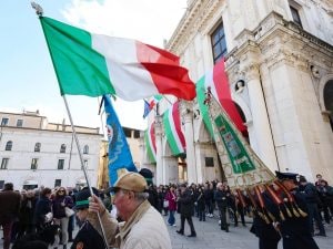 Manifestazioni 25 aprile, in diretta i cortei in Italia: piazze, eventi e celebrazioni tra Milano, Roma a Napoli