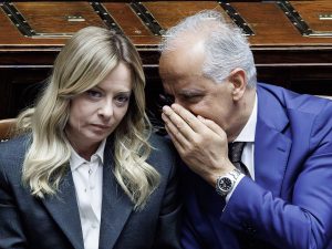 Decreto sicurezza, ok dal Senato alle norme su coltelli, stupefacenti e manifestazioni: tutte le novità