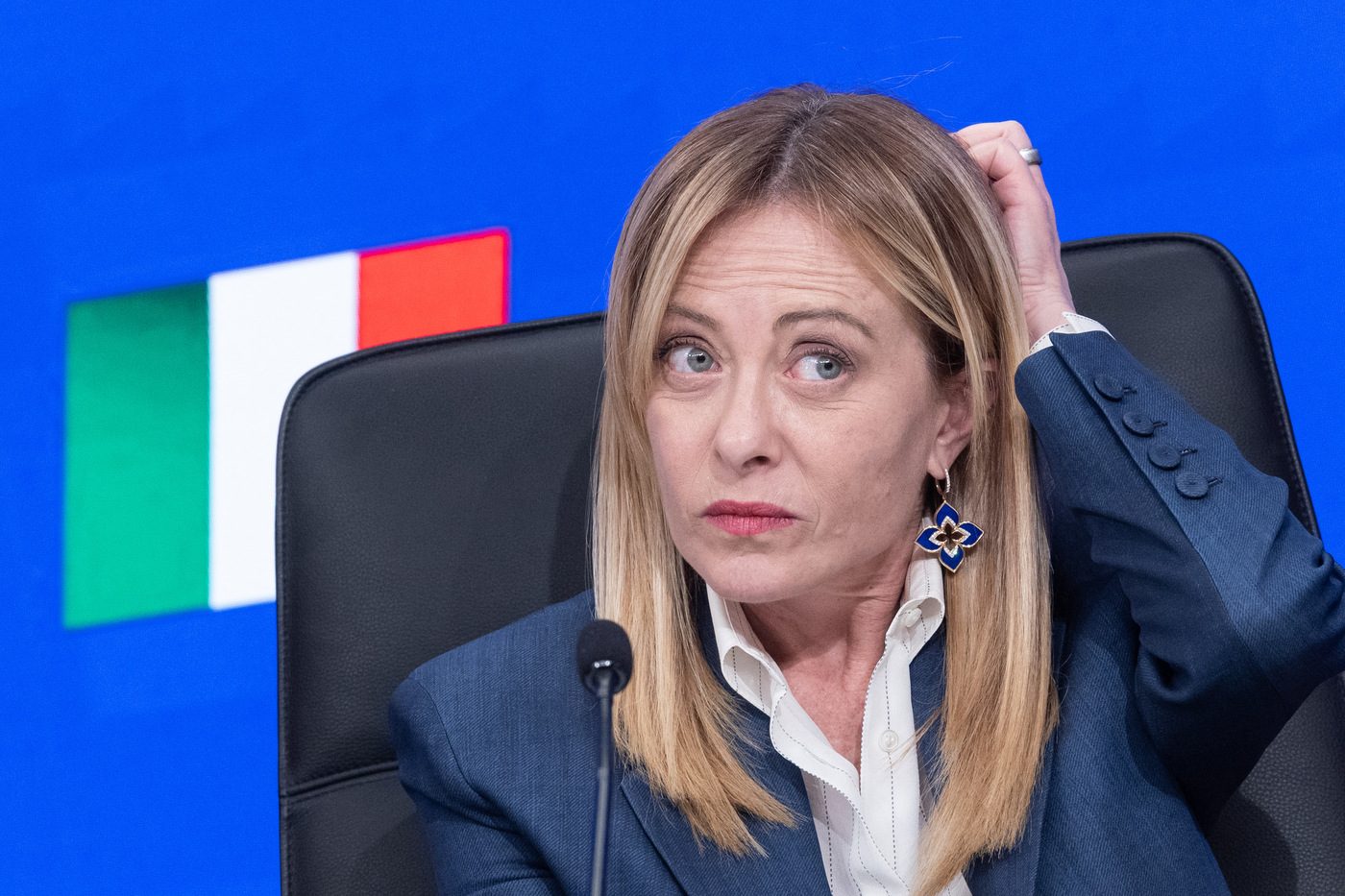 Meloni rivendica i record sull’occupazione e il lavoro, ma l’Italia rimane fanalino di coda in Europa