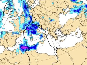 Inizio settimana di maltempo, due perturbazioni porteranno temporali e calo termico: le previsioni di Abelli