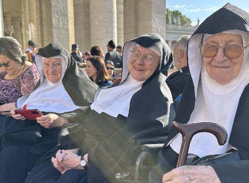 Il giallo delle suore austriache fuggite dall’ospizio: "Sono scomparse", ma pubblicano un video all’udienza del Papa