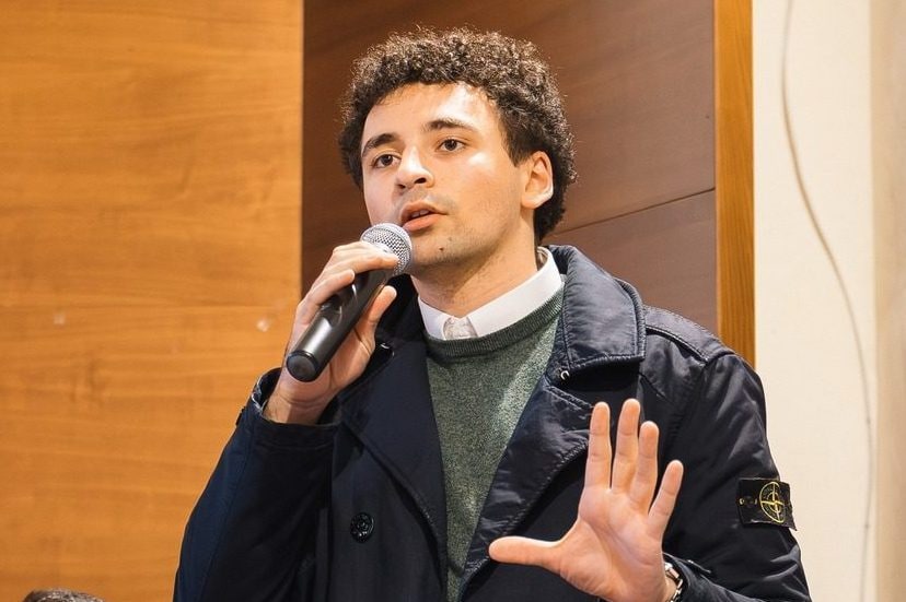 Giovane di FdI preso a schiaffi da un collega di partito, è la seconda volta: "Adesso basta, denuncio"