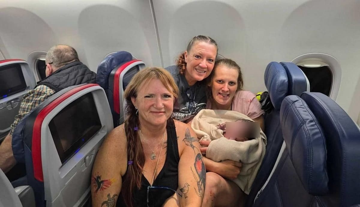 Parto in aereo a 10.000 metri: Brielle nasce pochi minuti prima dell’atterraggio sul volo Delta