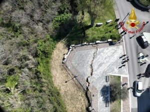Molise, riattivata frana di Petacciato, autostrada e treni fermi: settimane o mesi per il ripristino