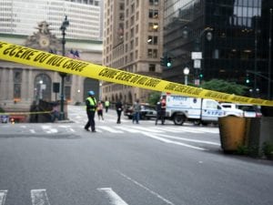 New York, bimba di 7 mesi uccisa nel passeggino durante una sparatoria tra bande: arrestato 21enne