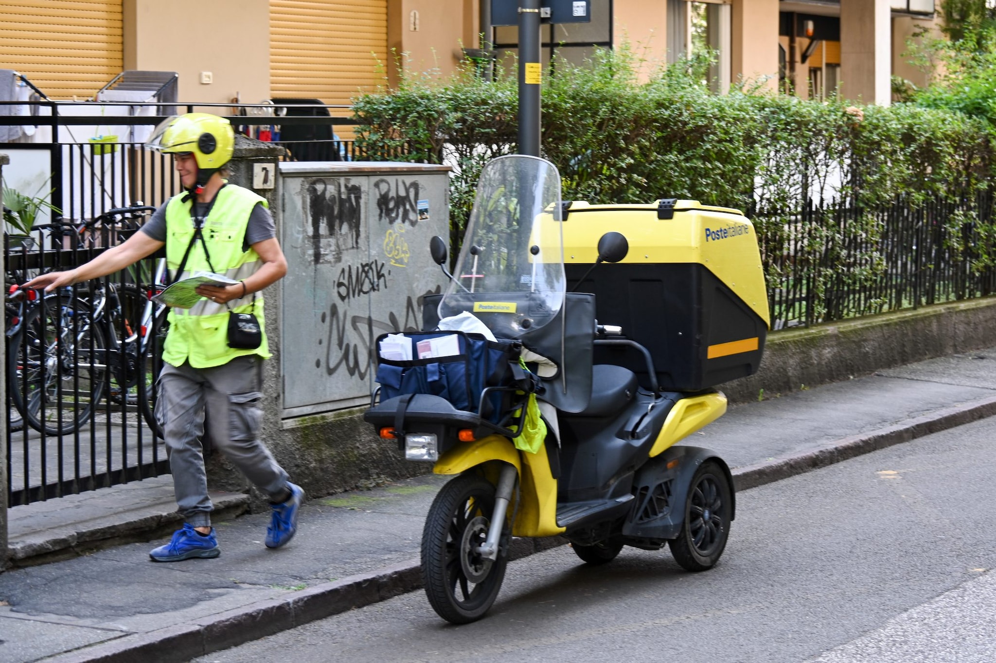 Servizio Universale, Poste Italiane cambia dal 1° maggio: addio anche a Posta prioritaria e Paccocelere