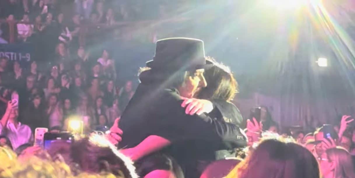 Un mese dalla morte di Enrica Bonaccorti, Renato Zero abbraccia la figlia Verdiana: "L'amore deve vivere"