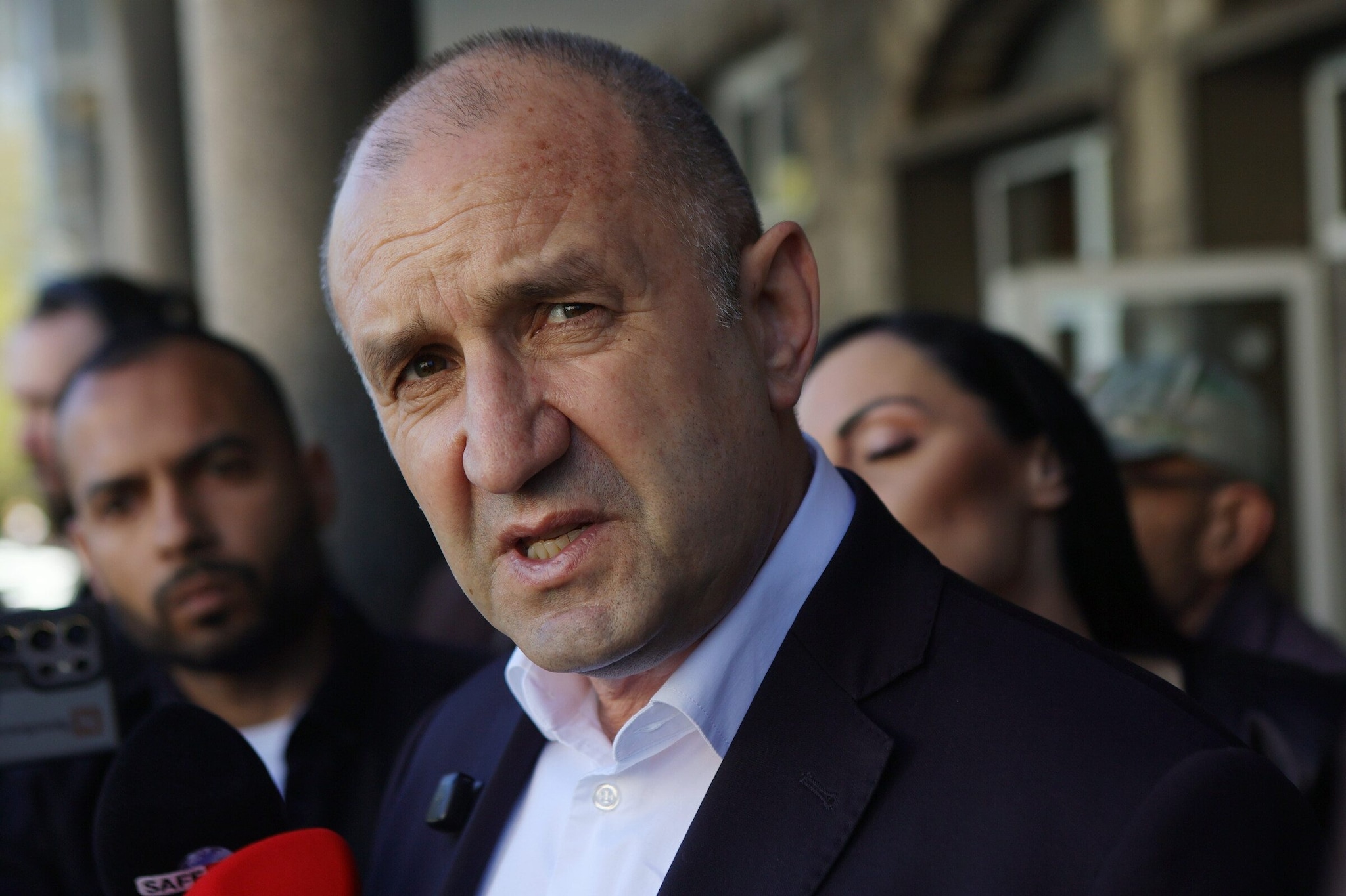 Elezioni in Bulgaria 2026, Radev vince con il 44,7%: chi è il filorusso anti-Ue con la maggioranza assoluta