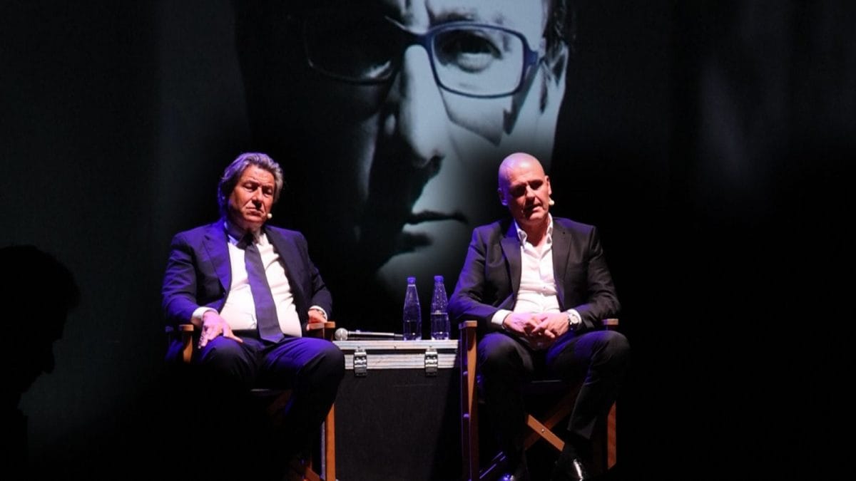 L’avvocato di Alberto Stasi Antonio De Rensis e Alessandro De Giuseppe de Le Iene al teatro Diana di Napoli