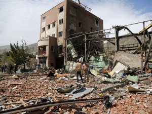 Iran, la guerra in diretta: saltano colloqui in Pakistan, Trump estende la tregua. Teheran: “Non ci fidiamo degli USA”