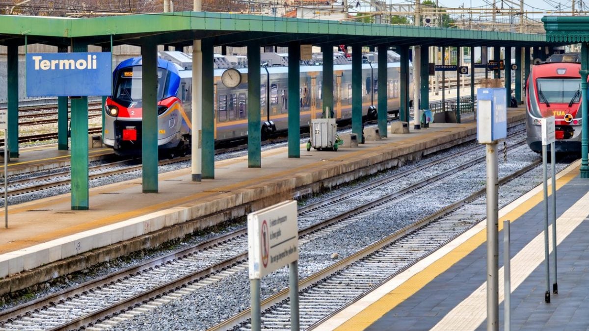 Dopo la frana si registrano ritardi e cancellazioni alla stazione di Termoli