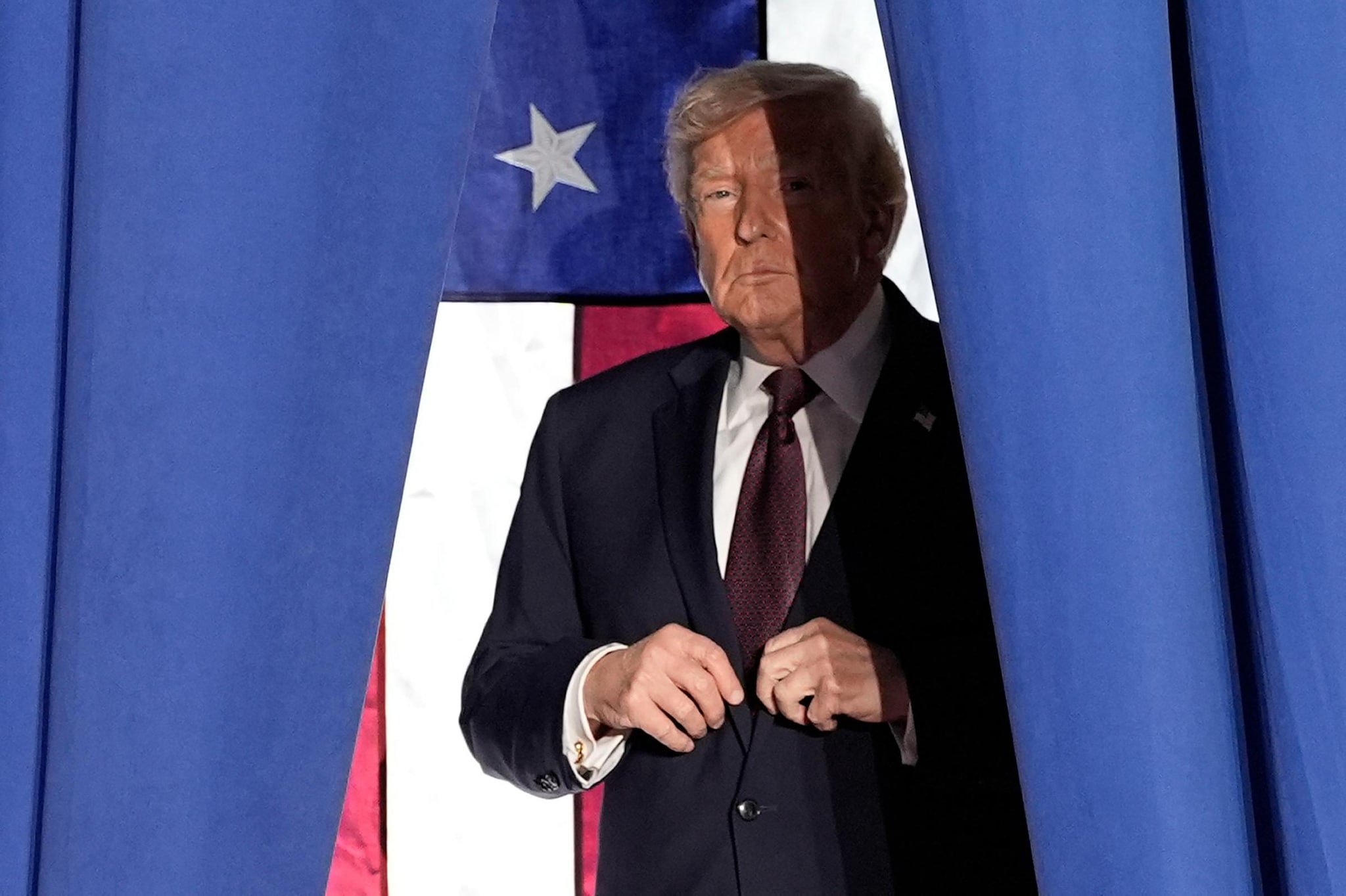 La fine del trumpismo: Epstein files e guerra all'Iran mettono in crisi il presidente USA