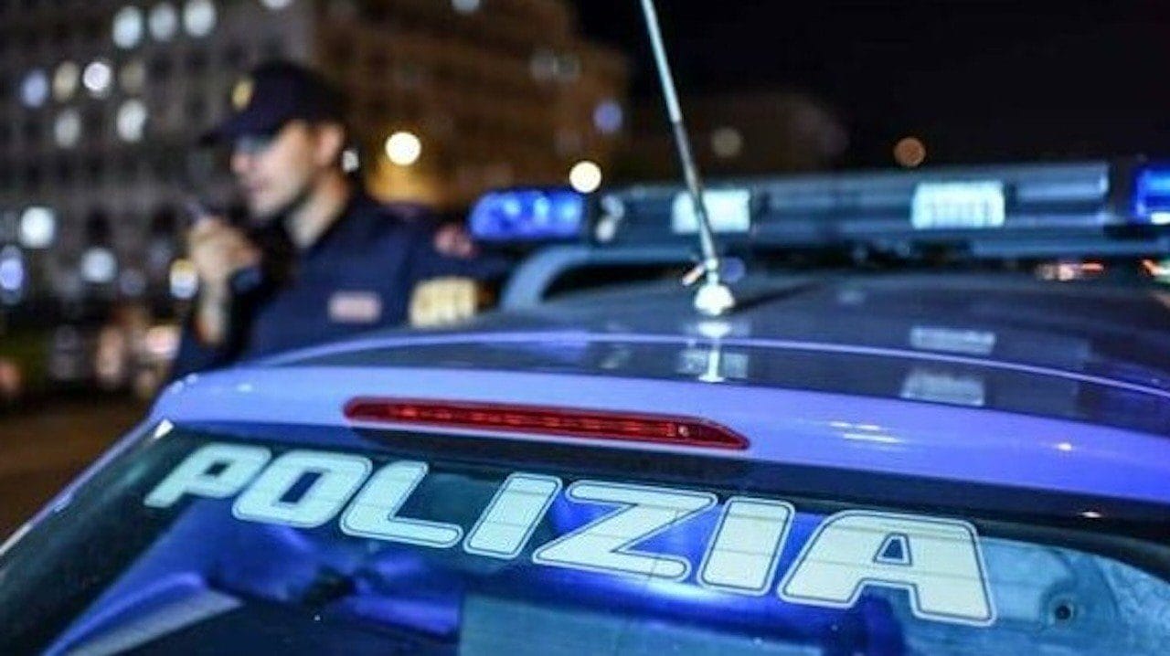 Senigallia, lite in strada nella notte: arrestato 41enne con 5 grammi di cocaina e tre coltelli da lancio