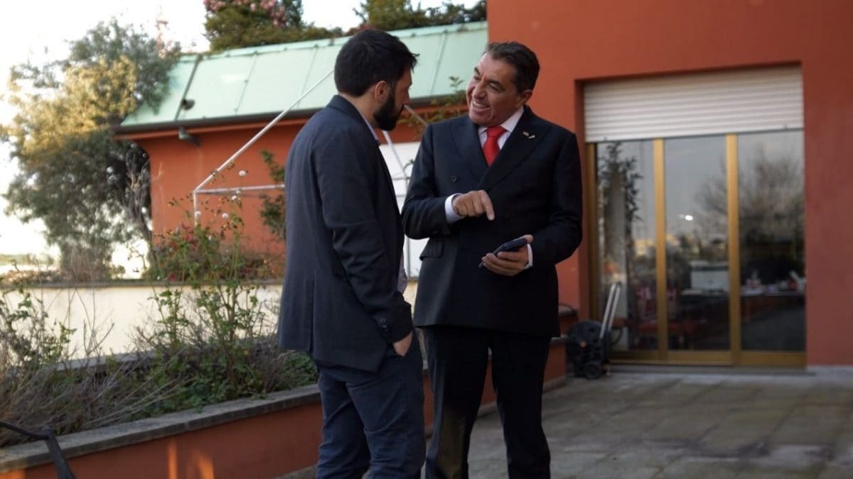 Paolo Zampolli e il giornalista di Report Sacha Biazzo