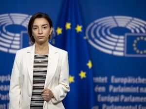 Stupro, l’eurodeputata Incir: “Solo sì significa sì, ma in alcuni Stati una TV vale più del corpo di una donna”