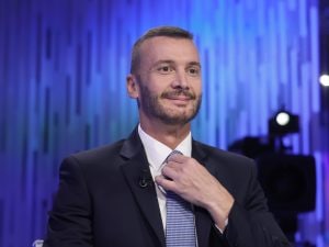 Elezioni, Rocco Casalino non riesce a diventare consigliere comunale: a Ceglie Messapica vince il Cdx