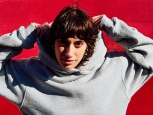 Senza fiato di Birthh: “Di musica non vivo ma rende tollerabile il dolore. Dormo sui divani e ci investo tutto”