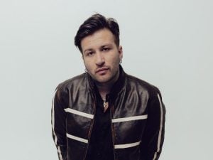 Eddie Brock dopo Sanremo 2026: tra “Avvoltoi” e tour cancellato, ci dice che cadere non è fallire