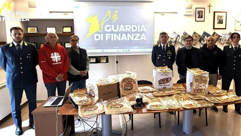 Sequestrate a Barletta 5mila pizze precotte dall'Albania: "Falso Made in Italy, saranno devolute in beneficenza"